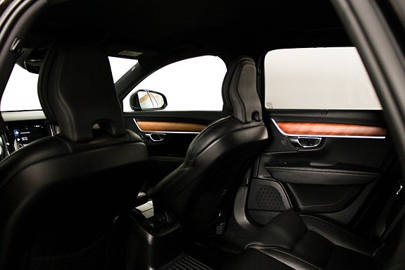 Volvo V90 22 of 28
