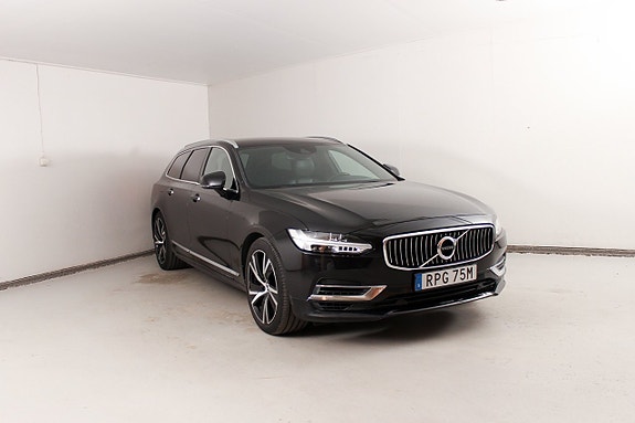 Volvo V90 2 of 28
