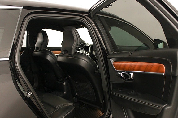 Volvo V90 24 of 28