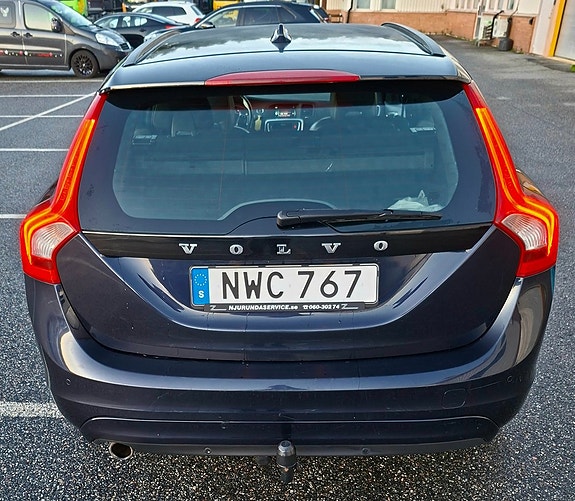 Volvo V60 7 of 15