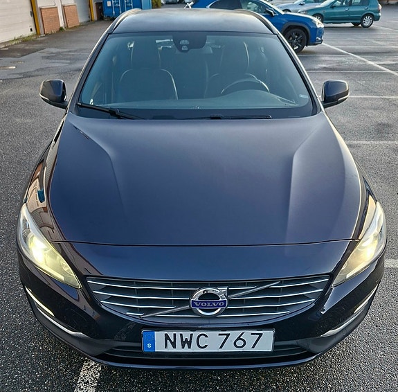 Volvo V60 3 of 15