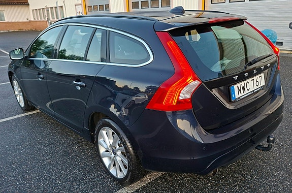 Volvo V60 8 of 15