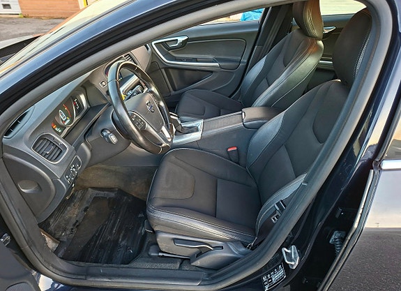 Volvo V60 11 of 15