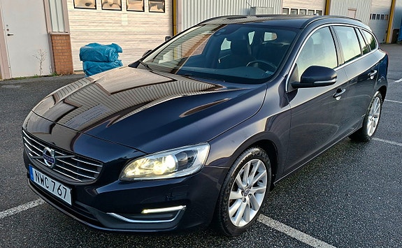 Volvo V60 2 of 15