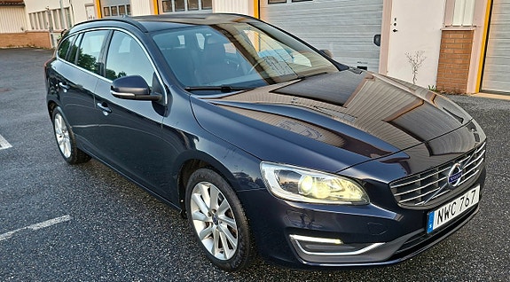Volvo V60 4 of 15