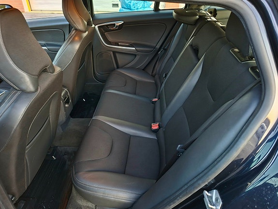 Volvo V60 12 of 15