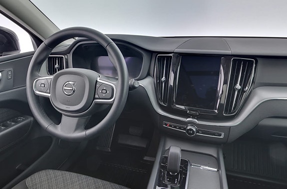 Volvo XC60 8 of 17