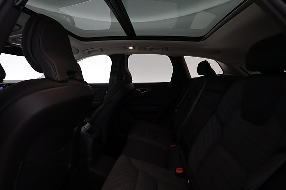 Volvo XC60 10 of 17