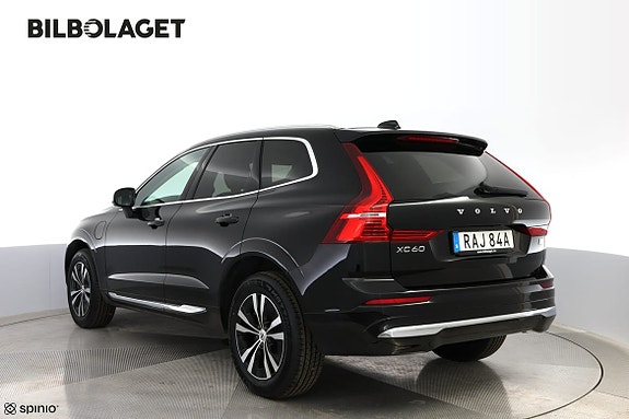 Volvo XC60 3 of 17