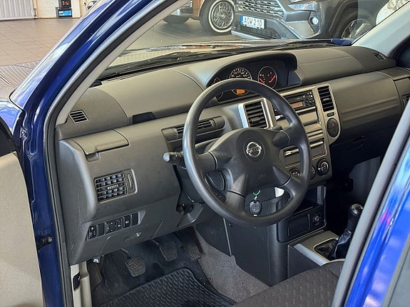 Nissan X-Trail 8 of 18