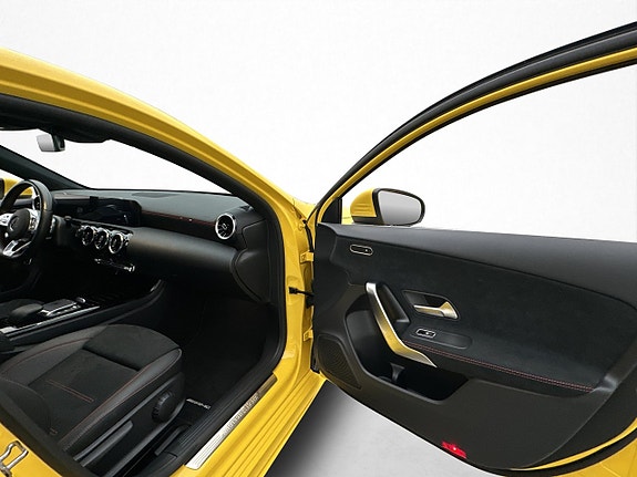 Mercedes-Benz A250 e 15 of 30