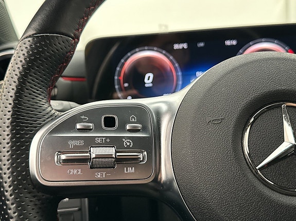 Mercedes-Benz A250 e 18 of 30