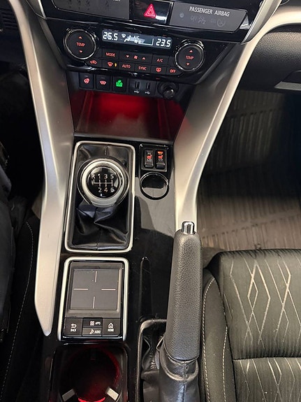 Mitsubishi Eclipse Cross 15 of 16