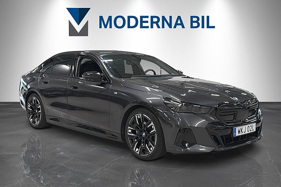 BMW i5 8 of 26