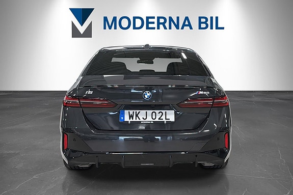 BMW i5 5 of 26