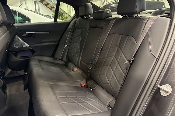 BMW i5 24 of 26