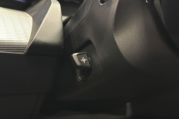 BMW i5 12 of 26