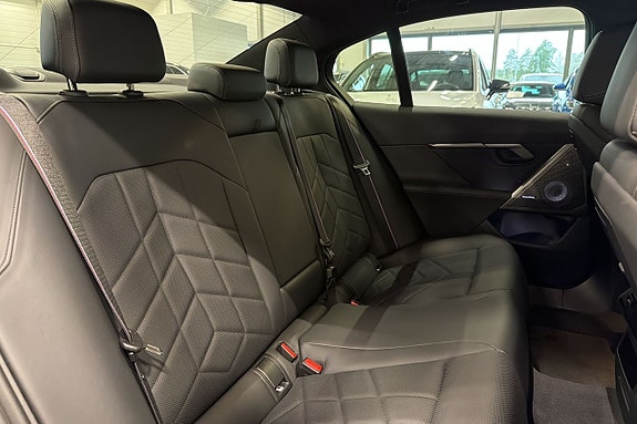 BMW i5 23 of 26