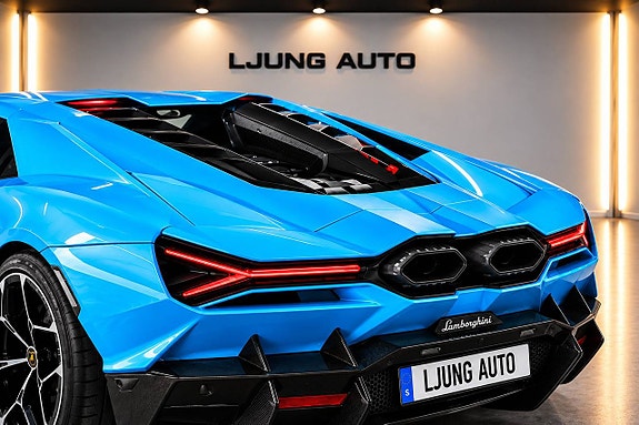 Lamborghini Revuelto 8 of 18