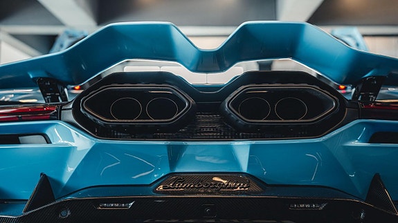 Lamborghini Revuelto 9 of 18