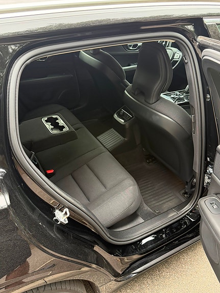 Volvo V60 9 of 15
