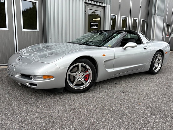 Chevrolet Corvette 13 of 27