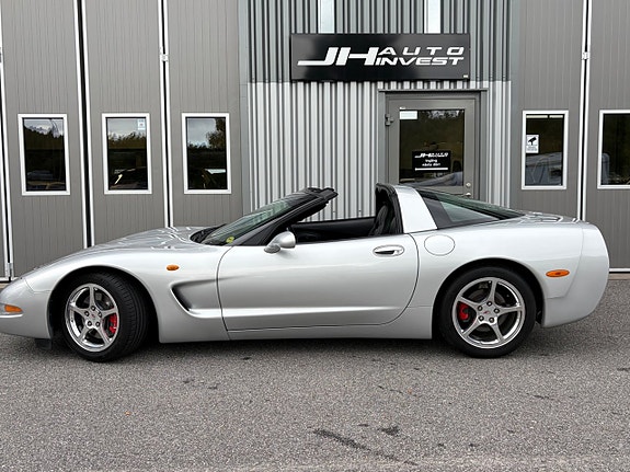 Chevrolet Corvette 11 of 27