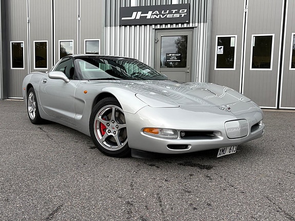 Chevrolet Corvette 2 of 27