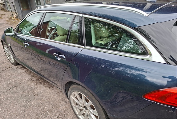 Jaguar XF 12 of 29
