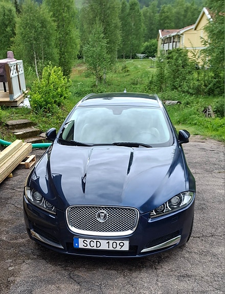 Jaguar XF 2 of 29