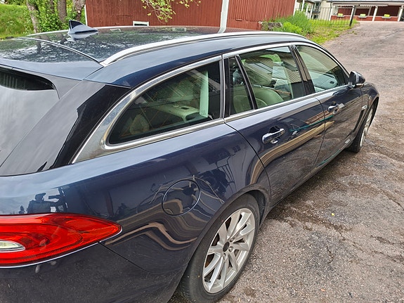 Jaguar XF 8 of 29
