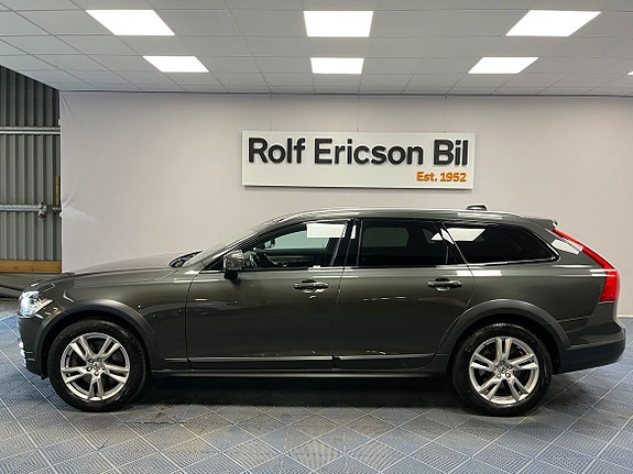 Volvo V90 Cross Country 2 of 20