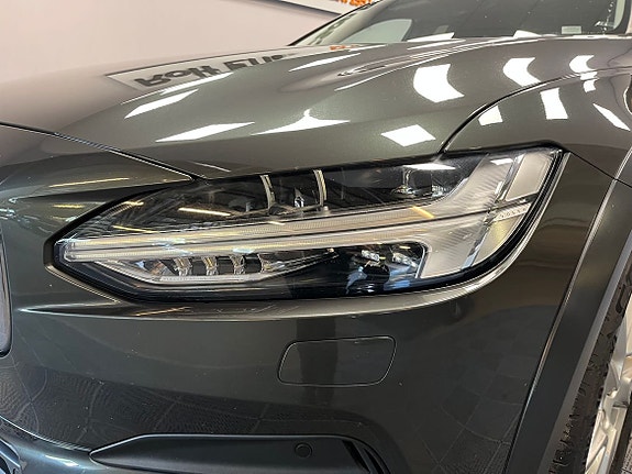 Volvo V90 Cross Country 11 of 20