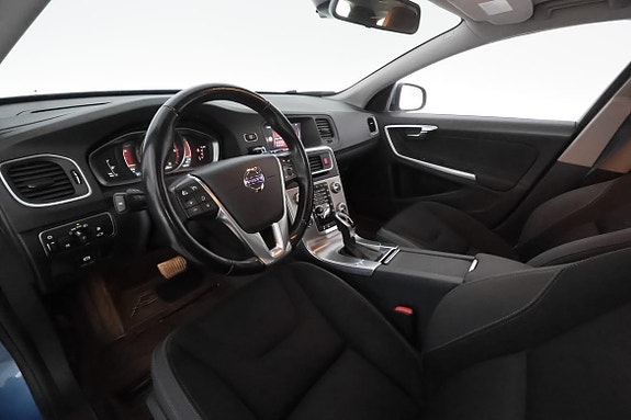 Volvo V60 11 of 30