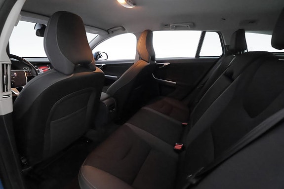 Volvo V60 19 of 30