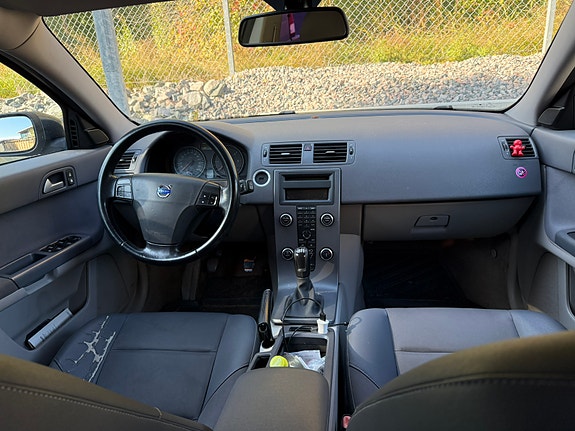 Volvo V50 4 of 5