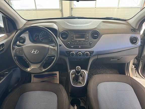 Hyundai i10 6 of 14