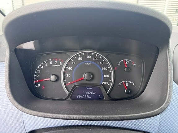 Hyundai i10 11 of 14