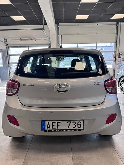 Hyundai i10 3 of 14