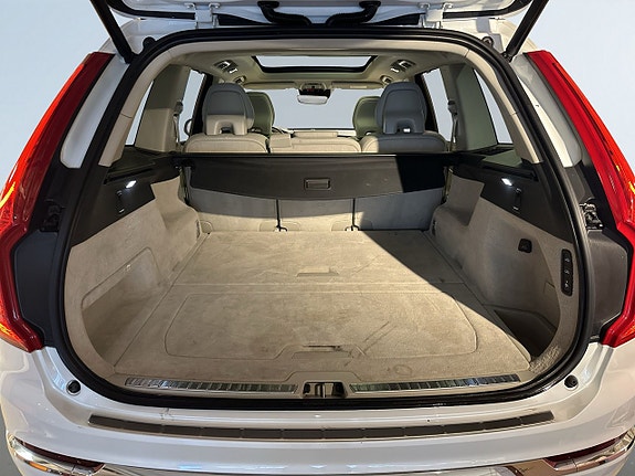 Volvo XC90 12 of 26