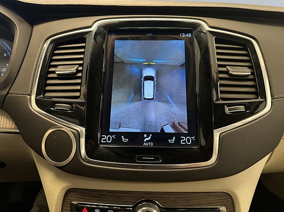 Volvo XC90 11 of 26
