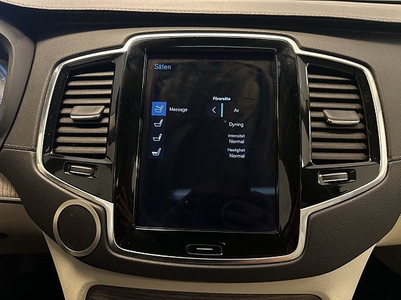 Volvo XC90 22 of 26