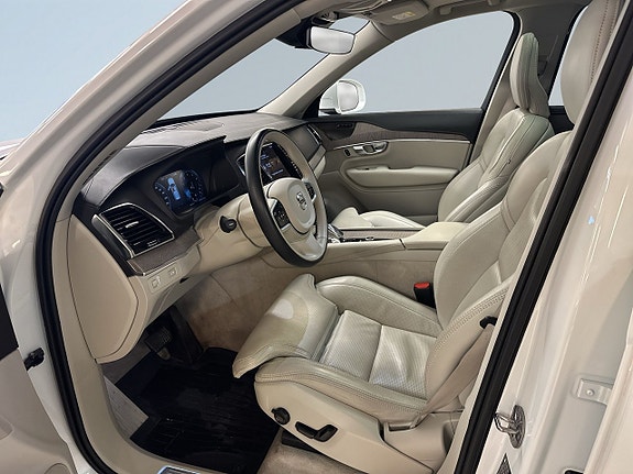 Volvo XC90 7 of 26