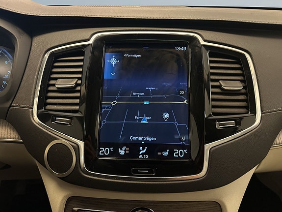 Volvo XC90 15 of 26