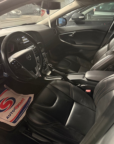 Volvo V40 8 of 12