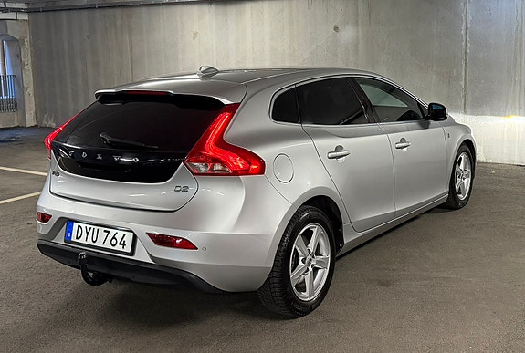 Volvo V40 12 of 12
