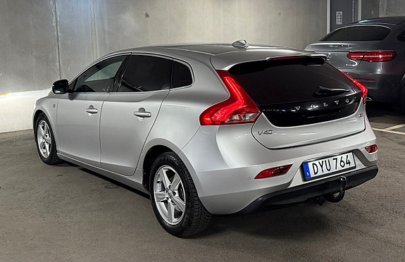 Volvo V40 11 of 12