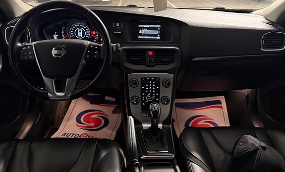 Volvo V40 7 of 12