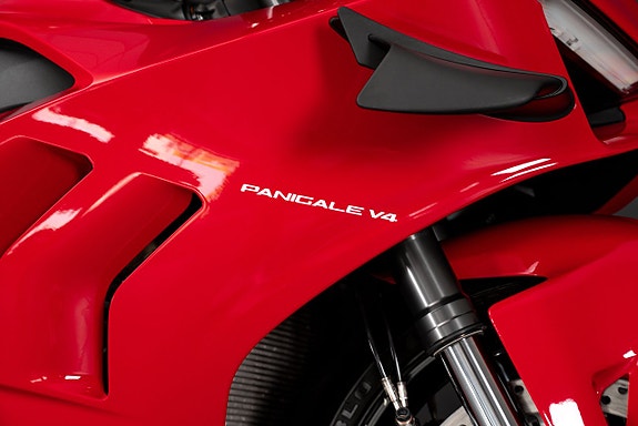 Ducati Panigale V4 DQS 8 of 21