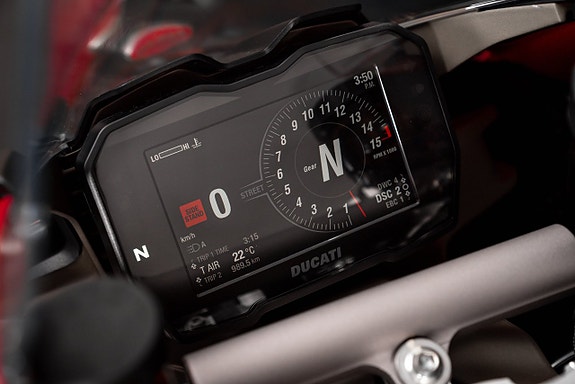 Ducati Panigale V4 DQS 17 of 21